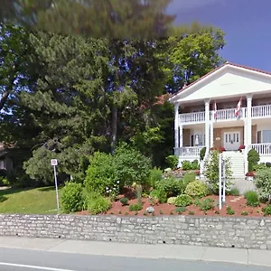 https://niagara-classic-inn.niagara-fallshotels.com