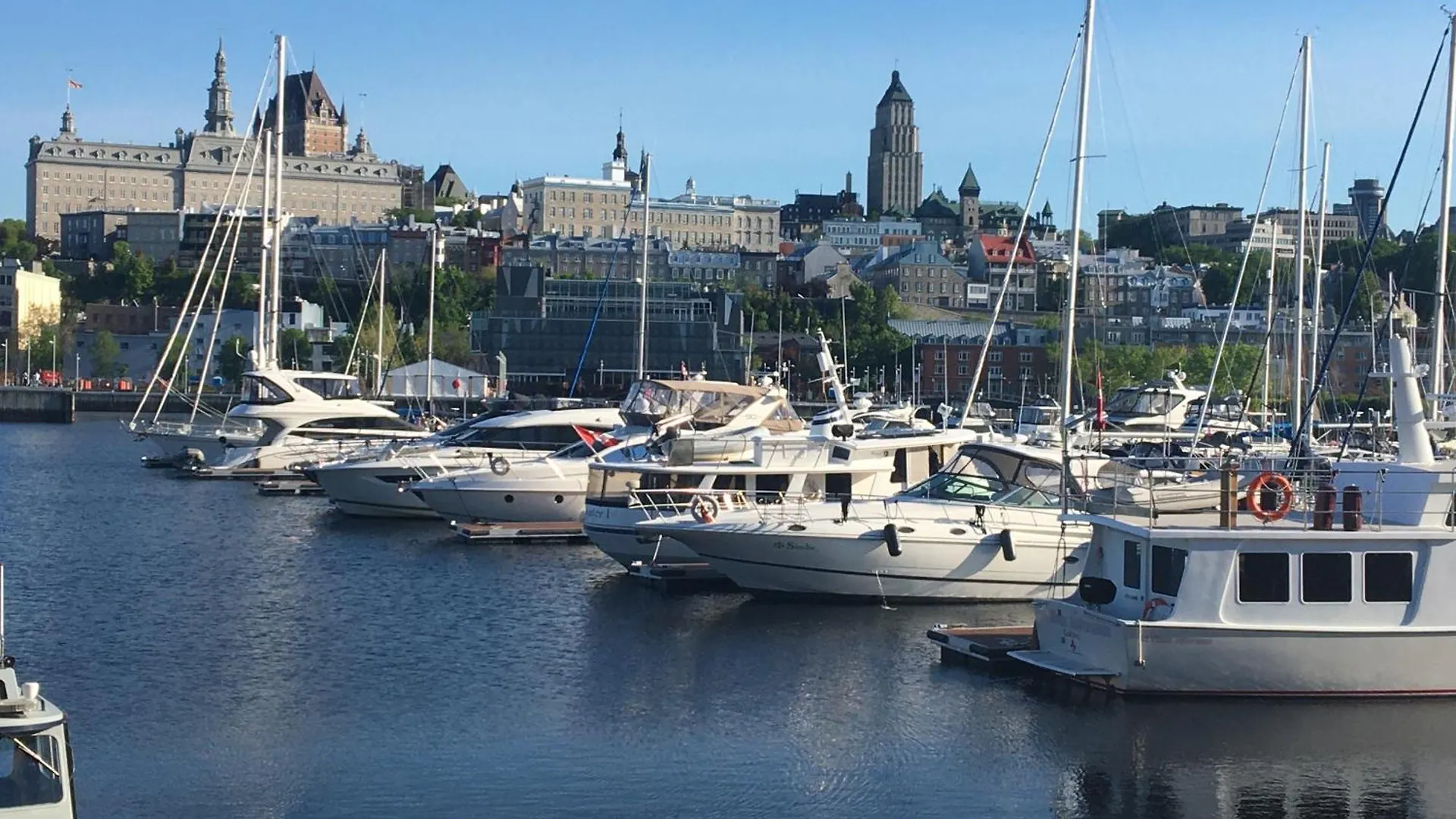 Alojamento de Acomodação e Pequeno-almoço Gite Du Vieux-Port Quebeque